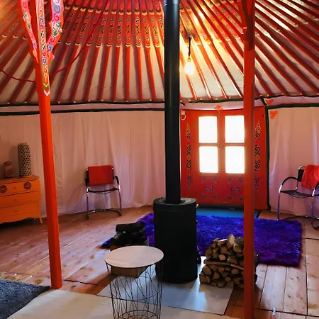 Camping Yourte Volcans Puy De Dome Montfermy